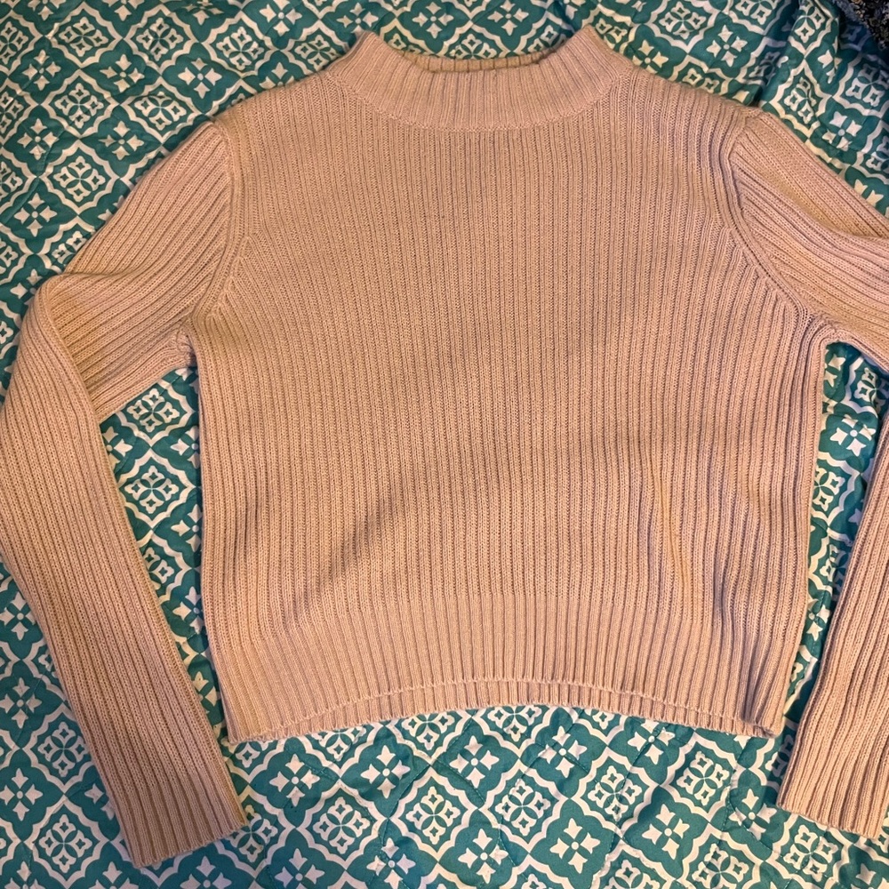 wore a few times to school. doesn’t fit anymore. found in closet.